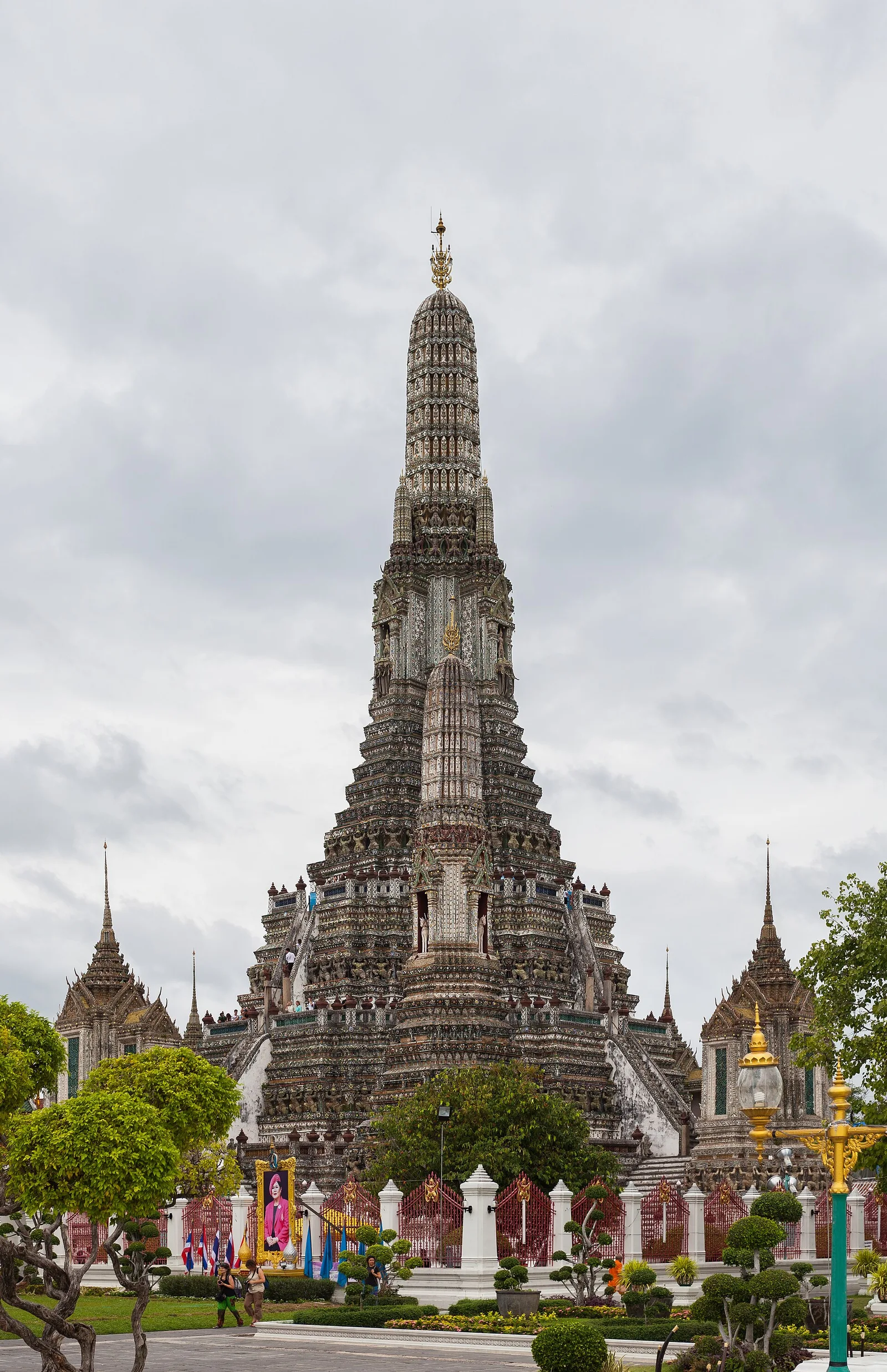Torres decoradas de Wat Arun en Bangkok
