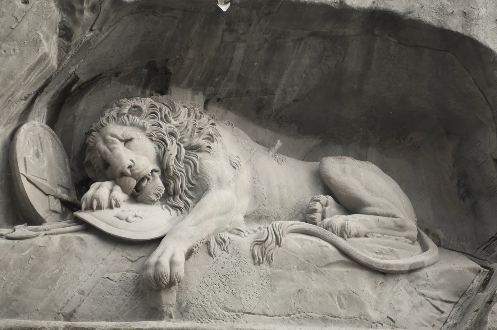 Escultura del Monumento del León de Lucerna en una fotografía de 2010